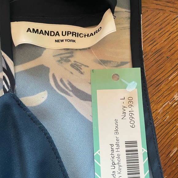 Amanda Uprichard top with keyhole detail in front. - Picture 8 of 9